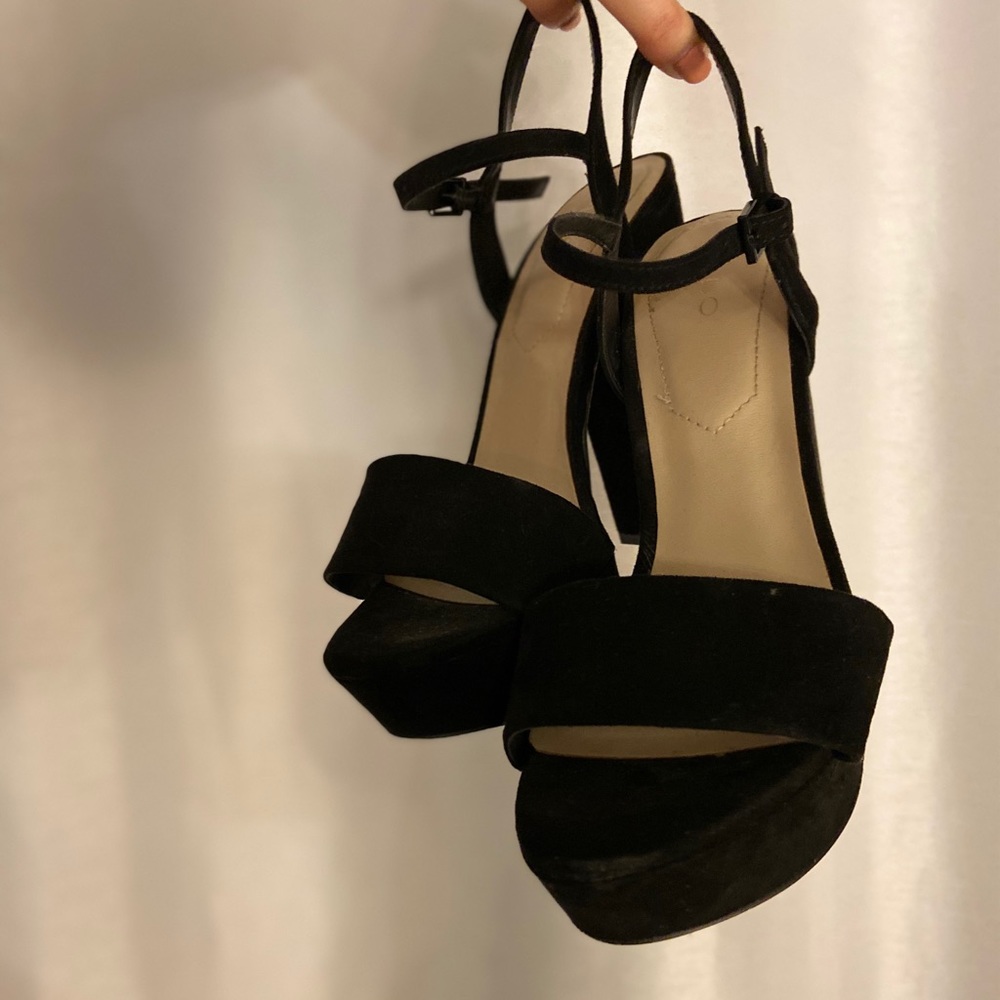 High heels - Picture 4 of 4